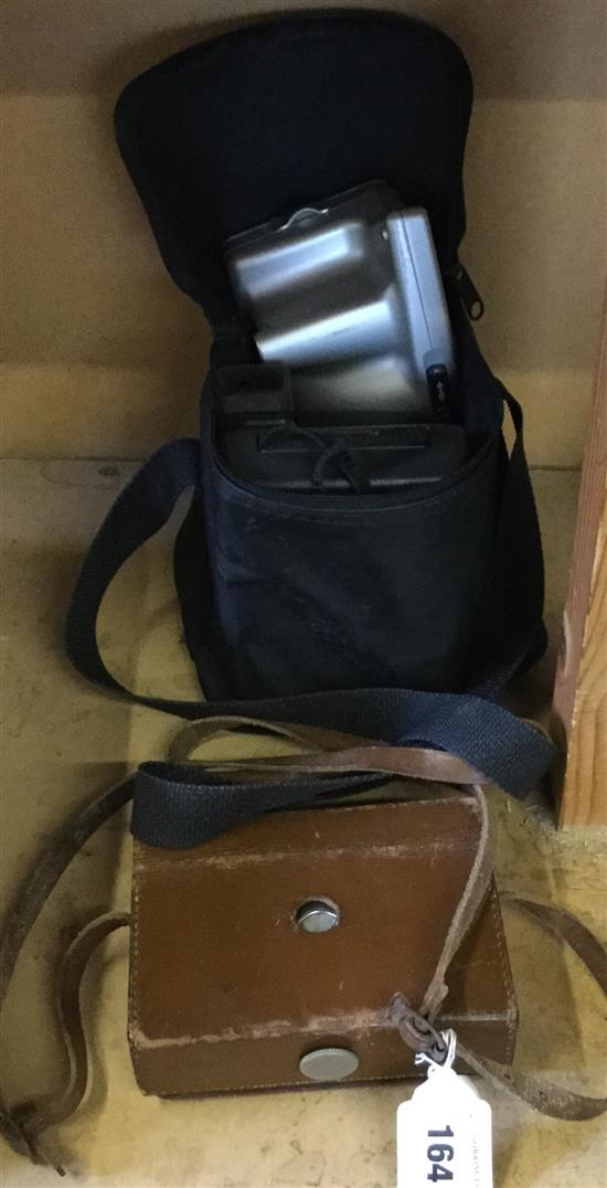 Zeiss Nettar case camera & 2 polaroid cameras(-)